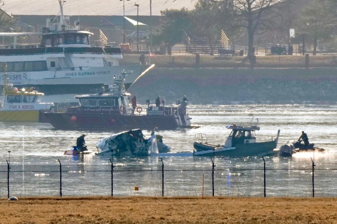 Collision between passenger jet and Army helicopter near DC leaves no ...